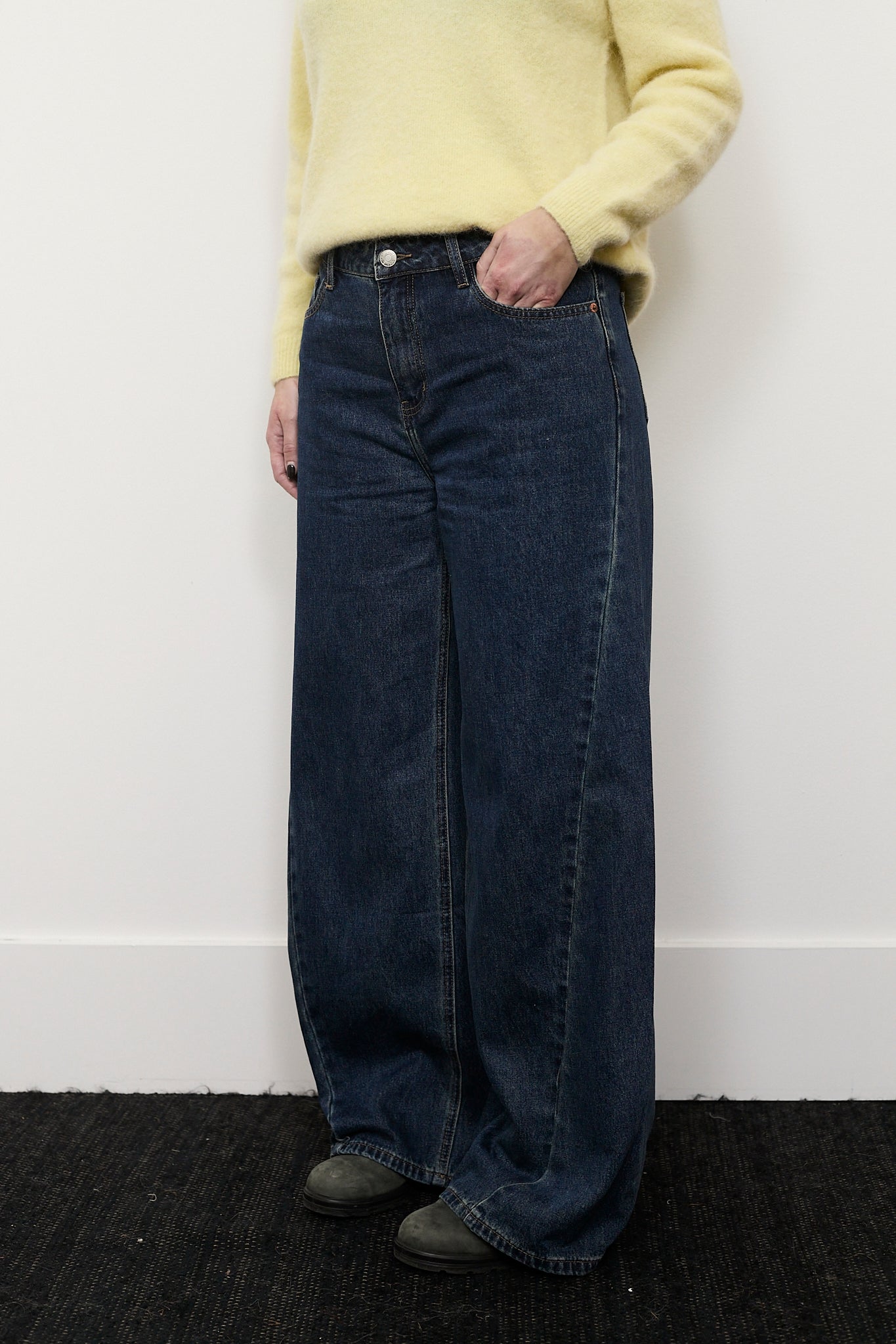 Jeans denim oscuro anchos Cuatro Islas