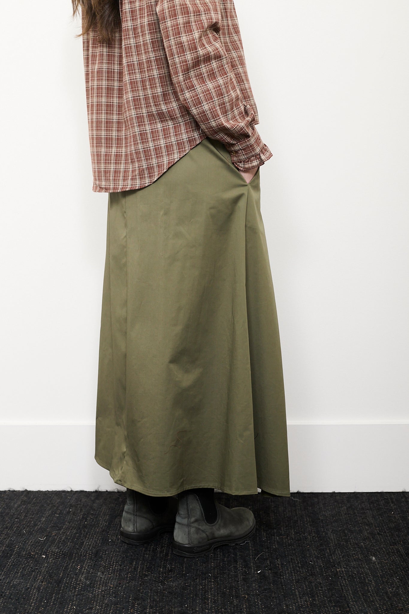 Falda larga tablas bolsillos verde Cuatro Islas