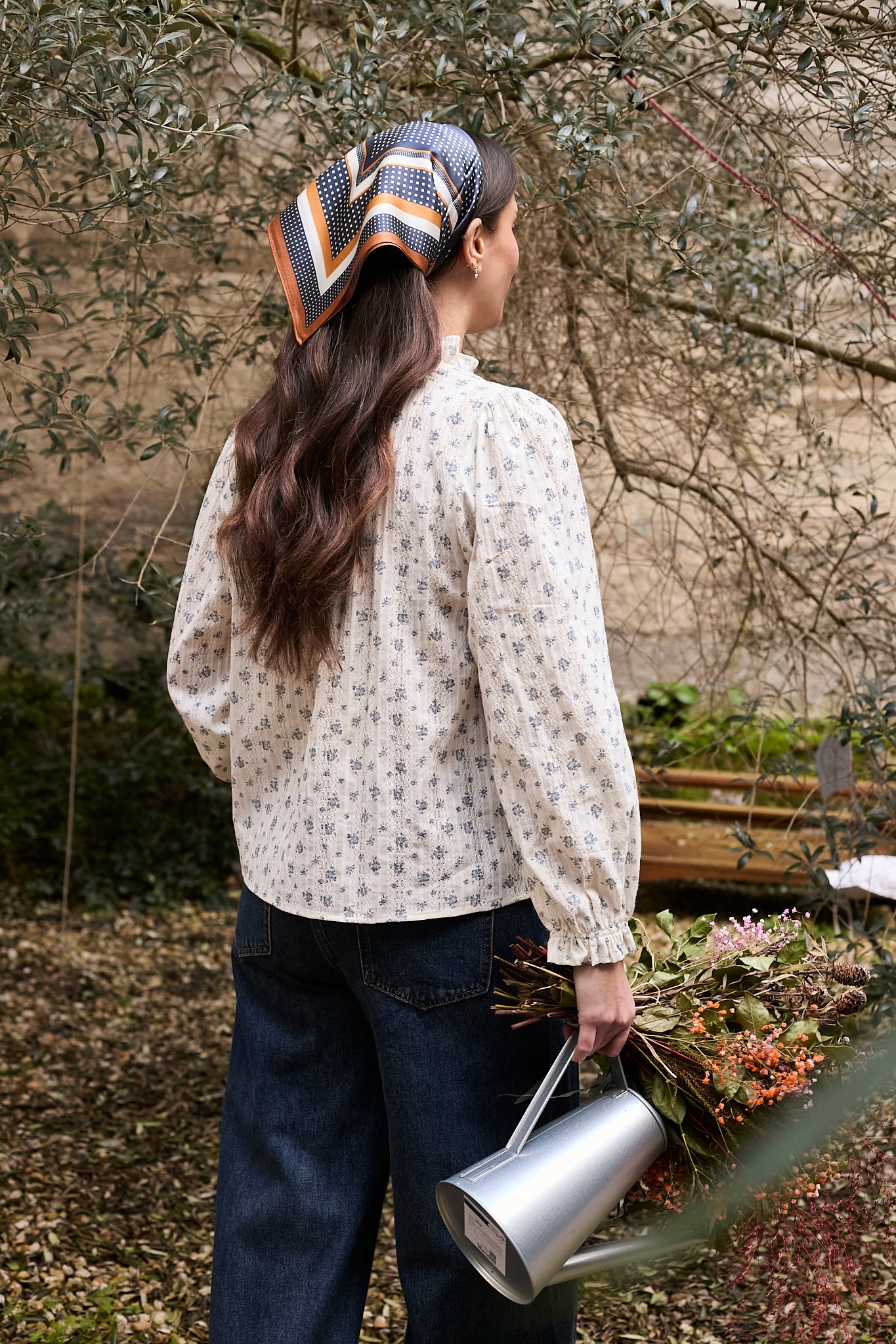 Blusa flores y puntilla Cuatro Islas