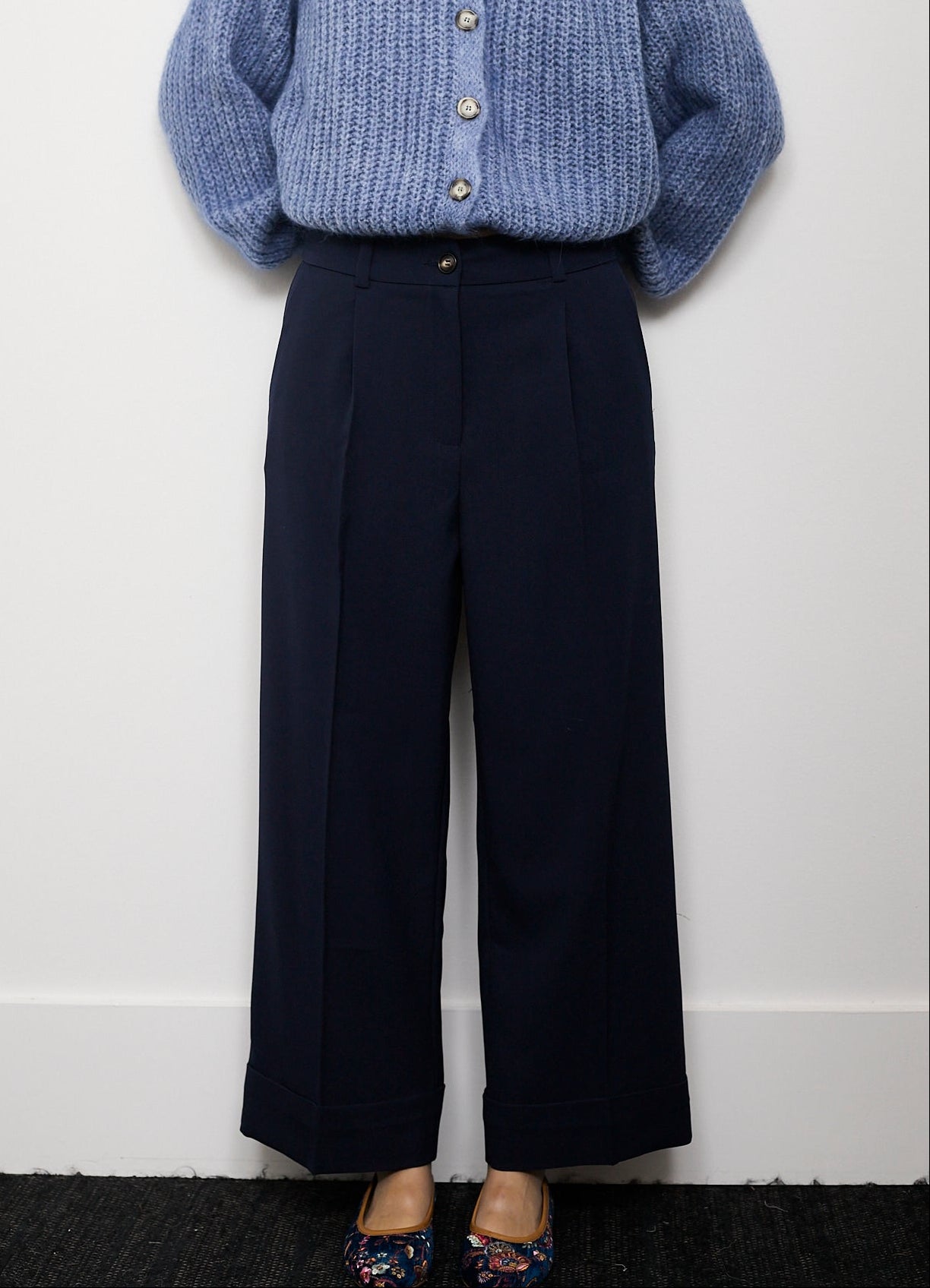 Pantalón pinzas recto Cuatro Islas